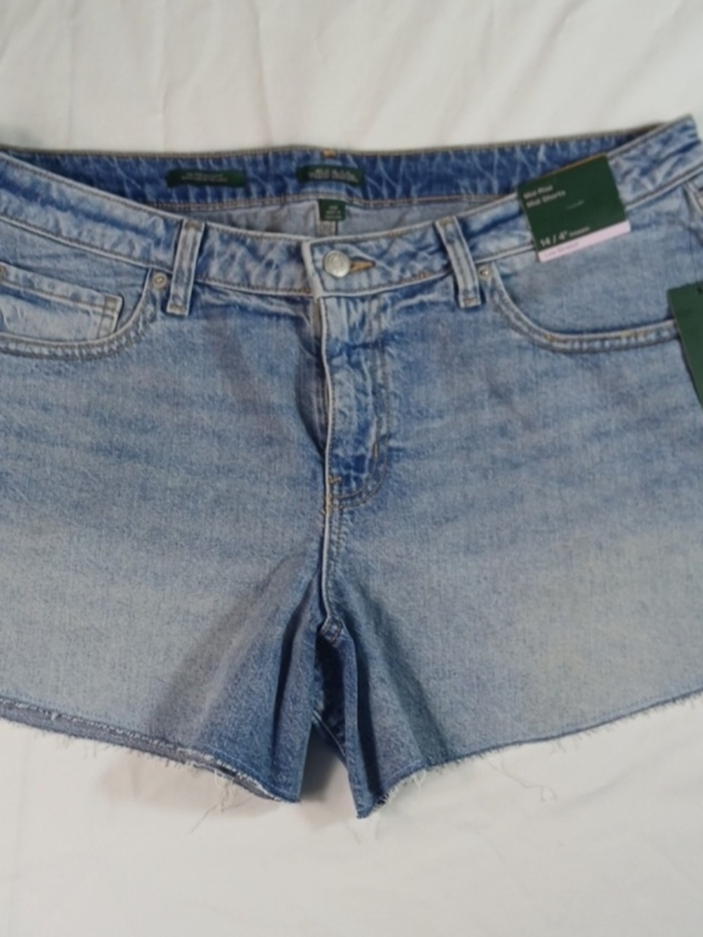 Wild Fable Women's Mid-Rise Midi Shorts size 14/R Low Stretch Blue Cut-Off Denim